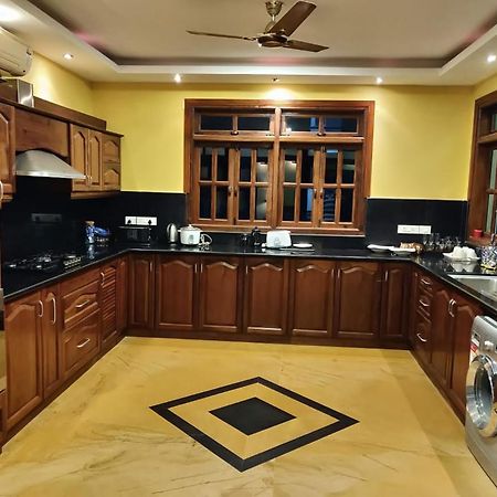 Villa Nazuri W Caretaker Candolim Kültér fotó