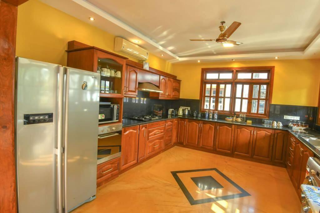 Villa Nazuri W Caretaker Candolim Kültér fotó